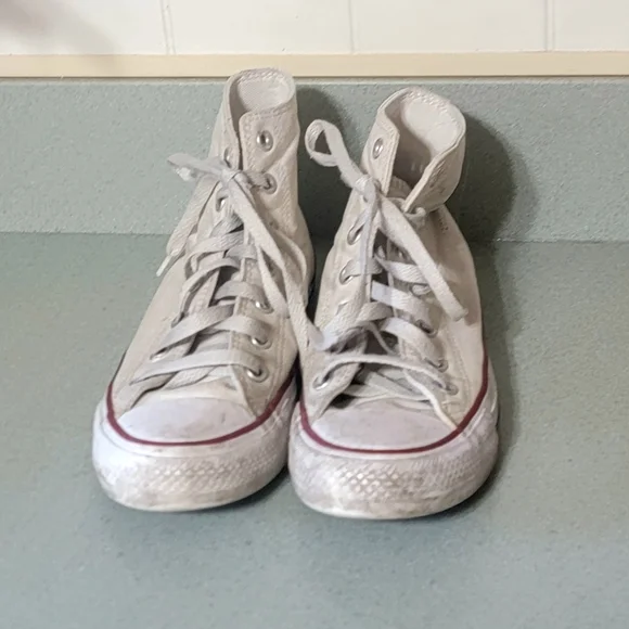 Very USED Well Worn Converse White High Top Sneakers with Red Trim - Picture 7 of 14